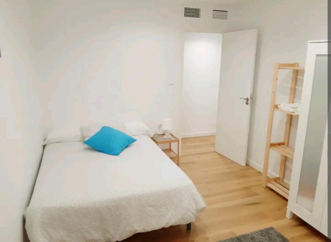 Apartment Centrico En Con Garaje Gratis. Granada